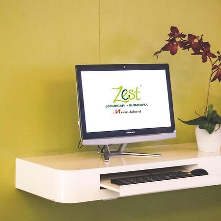 Zest Hotel Jemursari Surabaya Buitenkant foto