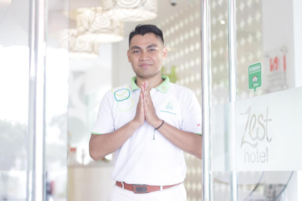 Zest Hotel Jemursari Surabaya Buitenkant foto