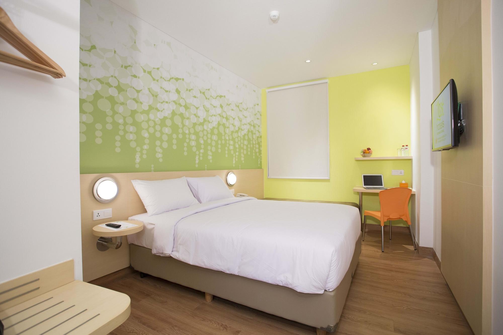 Zest Hotel Jemursari Surabaya Buitenkant foto