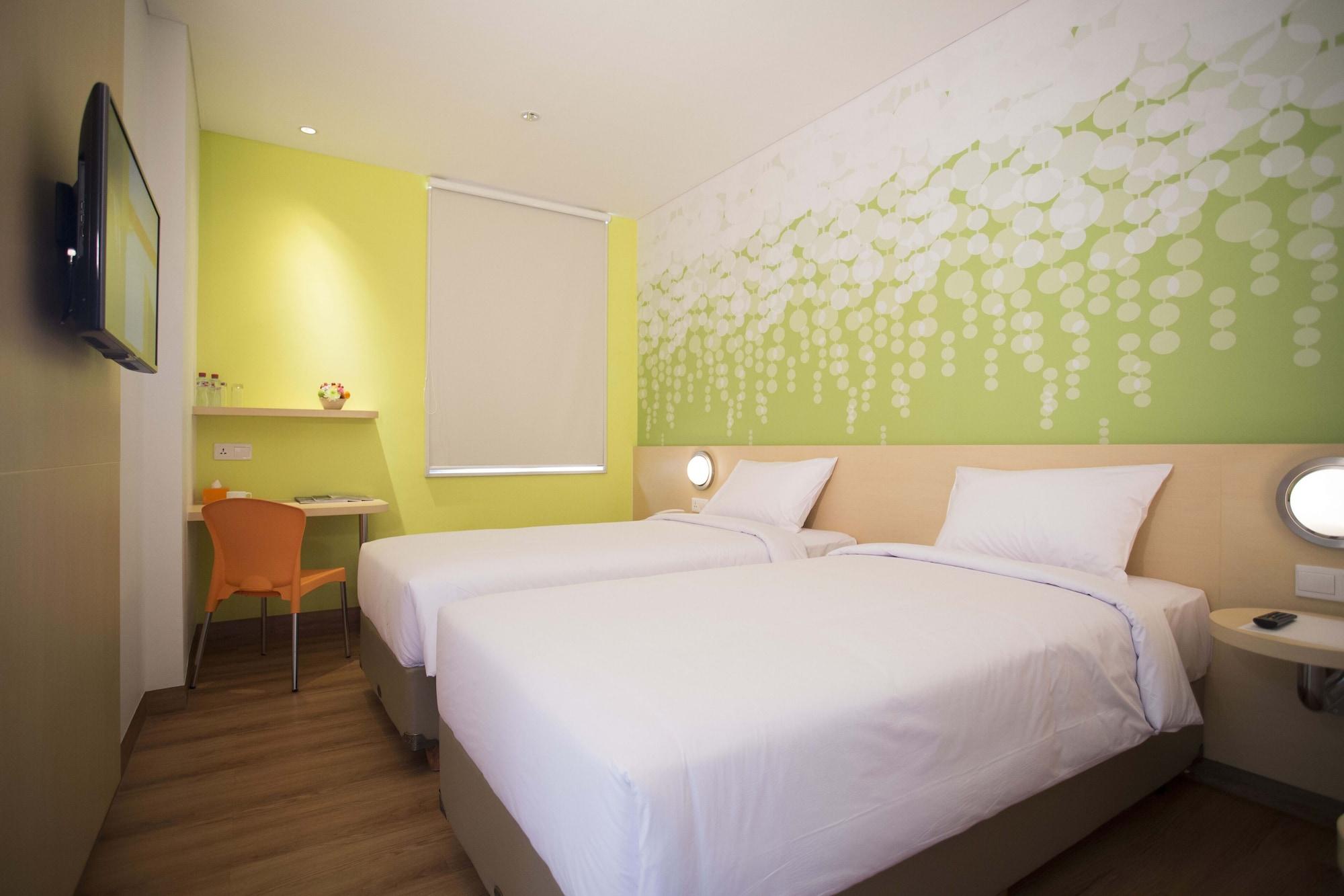 Zest Hotel Jemursari Surabaya Buitenkant foto