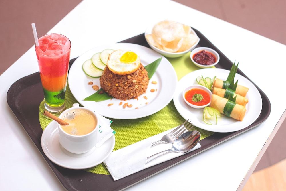 Zest Hotel Jemursari Surabaya Buitenkant foto