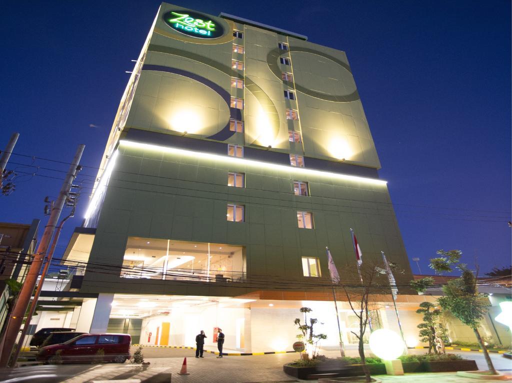 Zest Hotel Jemursari Surabaya Buitenkant foto