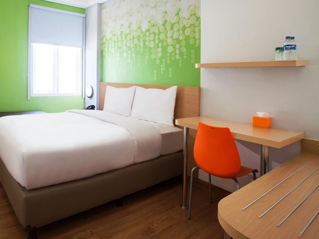 Zest Hotel Jemursari Surabaya Buitenkant foto