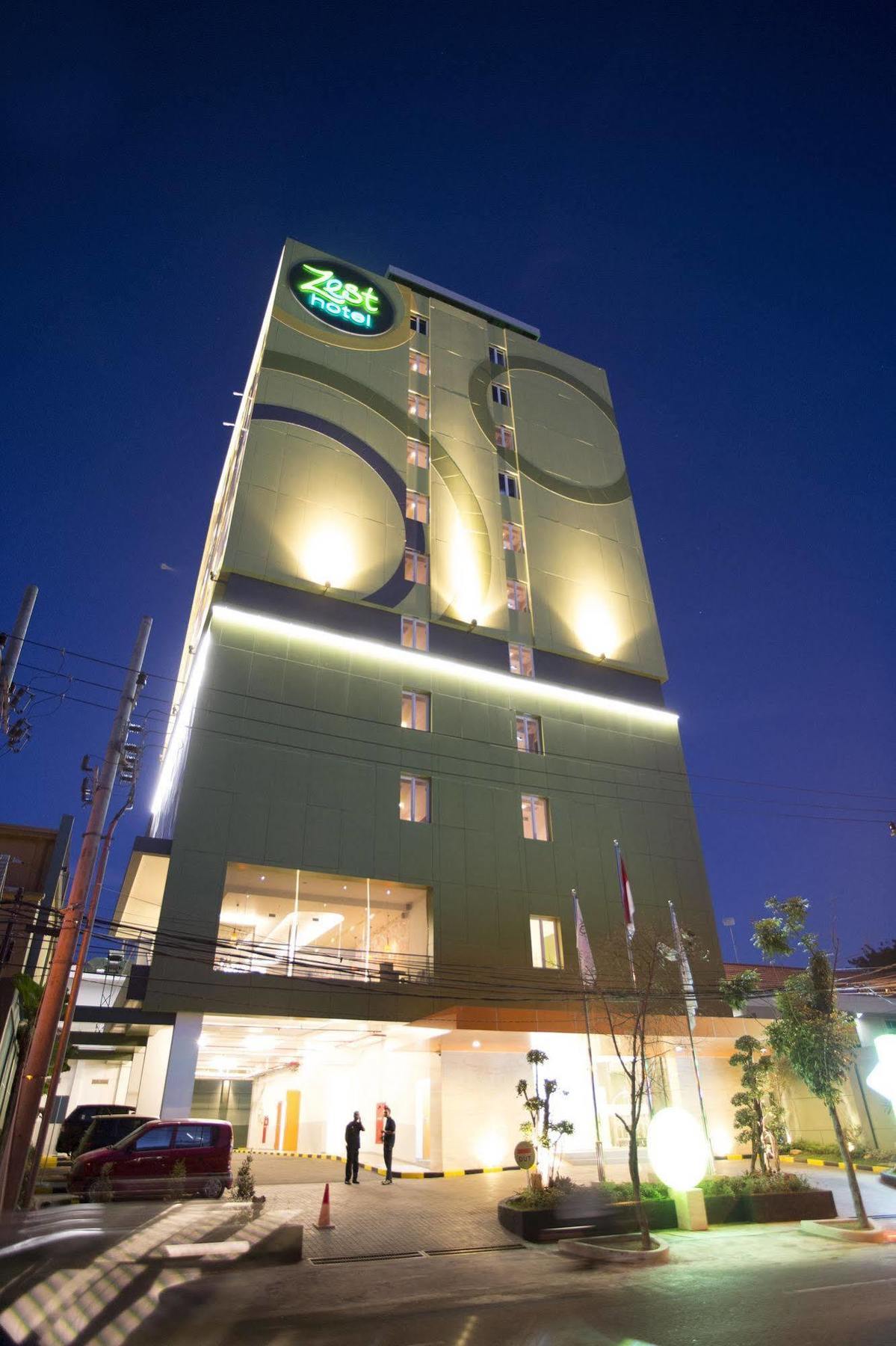 Zest Hotel Jemursari Surabaya Buitenkant foto