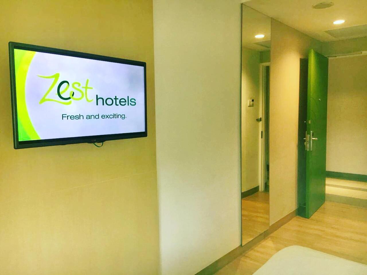 Zest Hotel Jemursari Surabaya Buitenkant foto